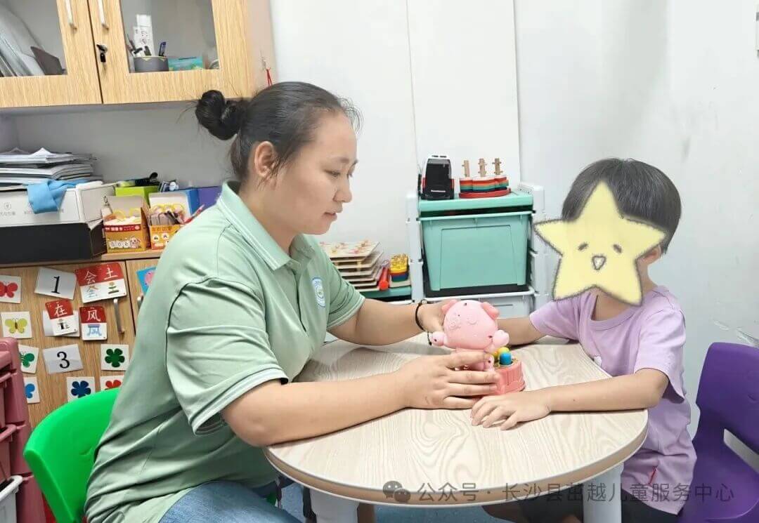 长沙县茁越儿童服务中心康复训练